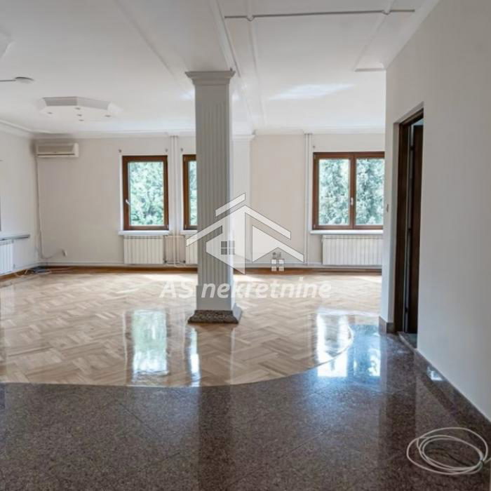 Stan Izdavanje Beograd Dedinje 210 m2
