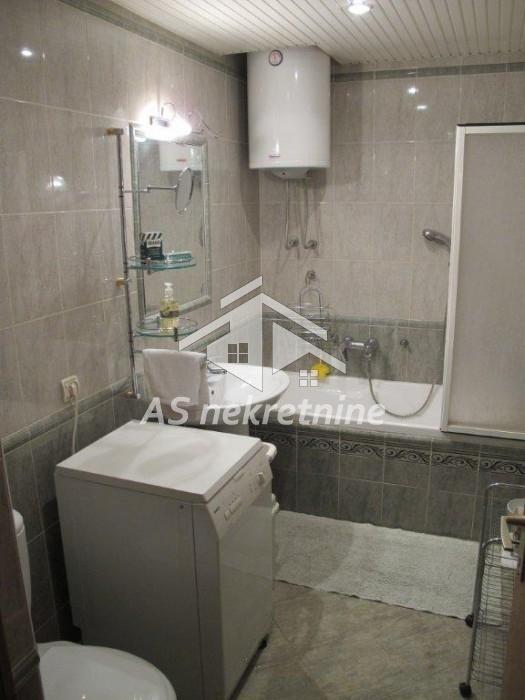 Trosoban stan za izdavanje, Dedinje, Beograd, 90m², 1.400 €/mes