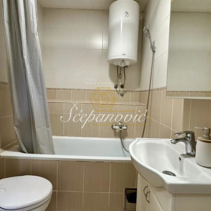 Trosoban stan na prodaju, Grbavica, Novi Sad, 75m², 195.000 €