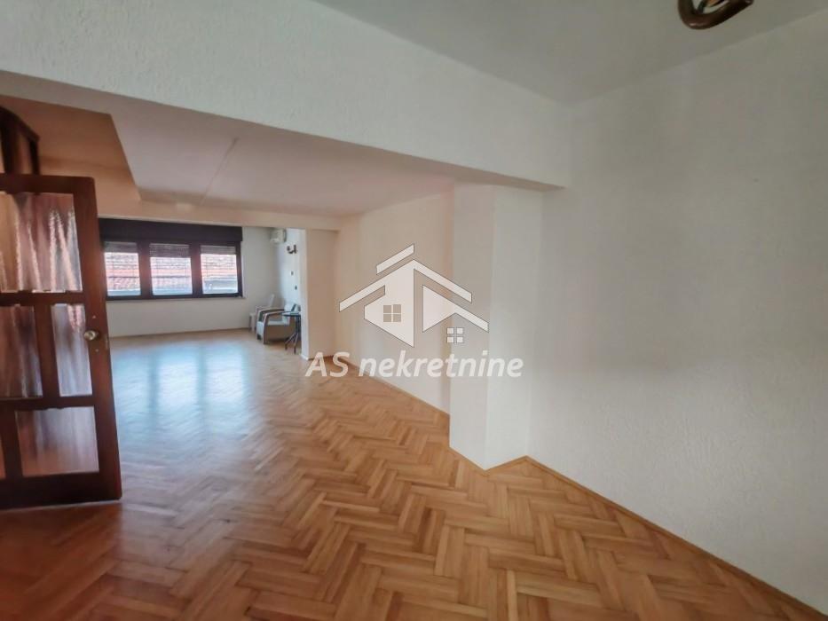 Kuća Izdavanje Beograd Bioskop Voždovac 360 m2