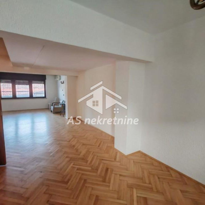 Kuća Izdavanje Beograd Bioskop Voždovac 360 m2