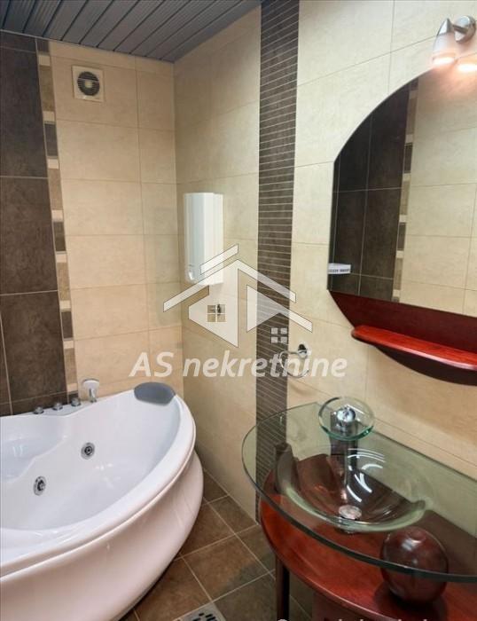 Trosoban stan za izdavanje, Blok 22, Beograd, 80m², 2. sprat, 1.000 €/mes