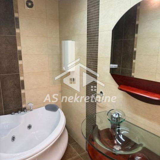 Trosoban stan za izdavanje, Blok 22, Beograd, 80m², 2. sprat, 1.000 €/mes