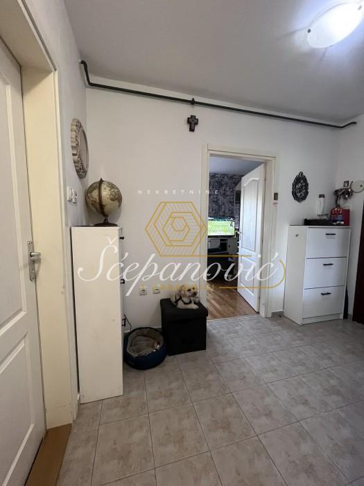stanovi-prodaja-beograd-Uzw0ksOYIL Trosoban stan na prodaju, Petrovaradin, Novi Sad, 75m², 199.000 €
