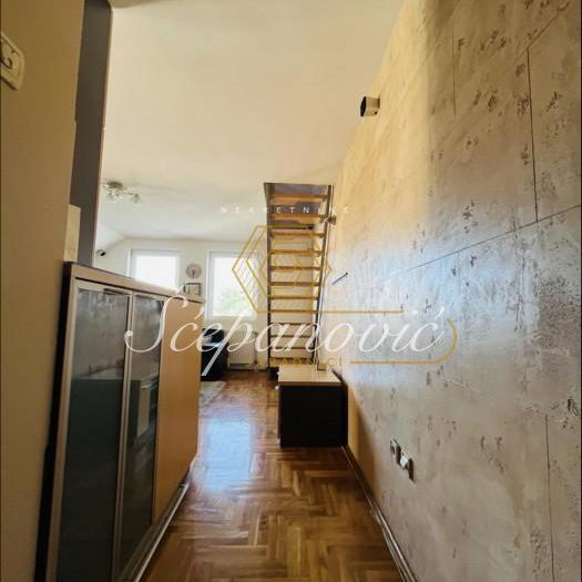 Petosoban stan na prodaju, Socijalno, Novi Sad, 102m², 200.000 €