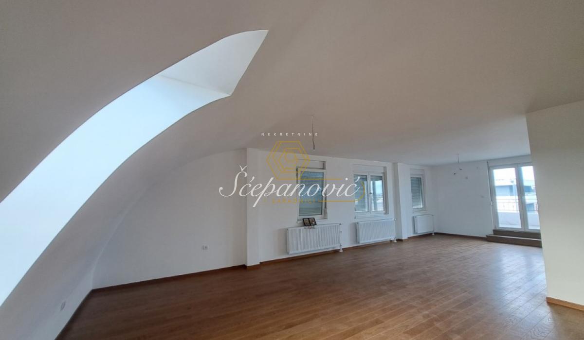 Stan Prodaja Novi Sad  207 m2