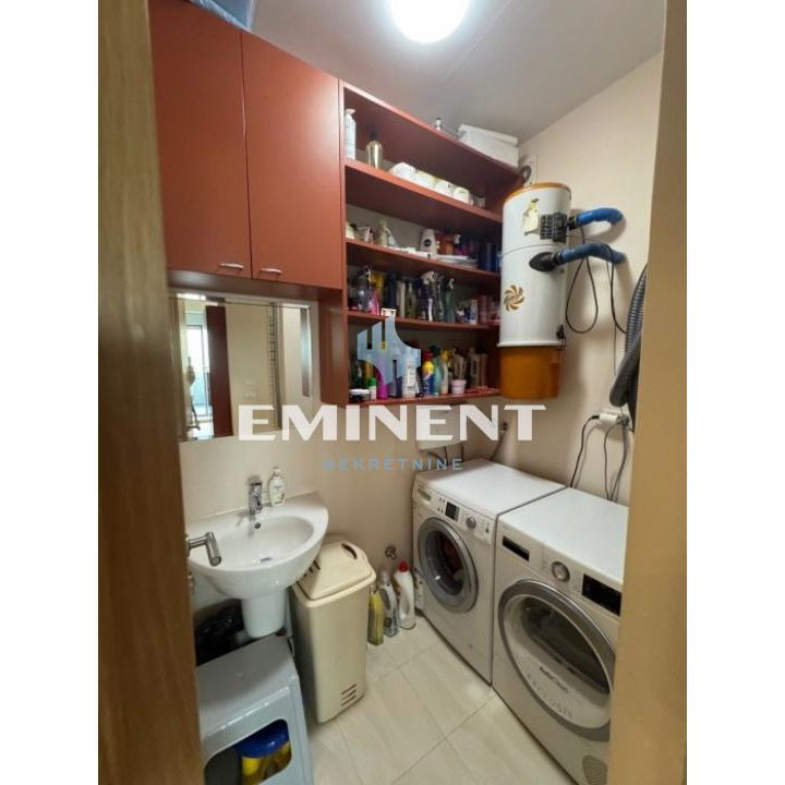 Trosoban stan za izdavanje, Vukov Spomenik, Beograd, 125m², 1.800 €/mes