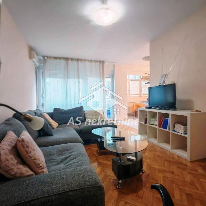 Stan Izdavanje Beograd Kalenić Pijaca 73 m2