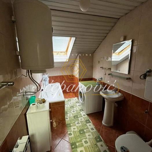Trosoban stan na prodaju, Grbavica, Novi Sad, 71m², 166.000 €