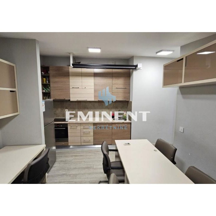 Petosoban stan na prodaju, Đeram Pijaca, Beograd, 118m², 349.000 €
