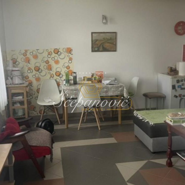 Kuća Prodaja Novi Sad  188 m2
