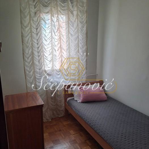 Četvorosoban stan za izdavanje, Sajmište, Novi Sad, 83m², 600 €/mes