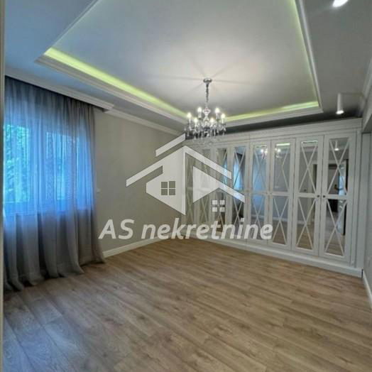 Stan Izdavanje Beograd Senjak 215 m2