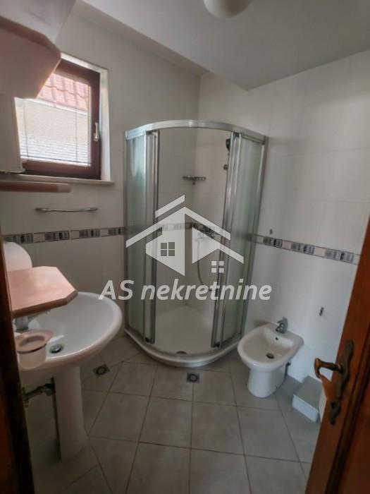 Kuća za izdavanje, Bioskop Voždovac, Beograd, 360m², 2.999 €/mes