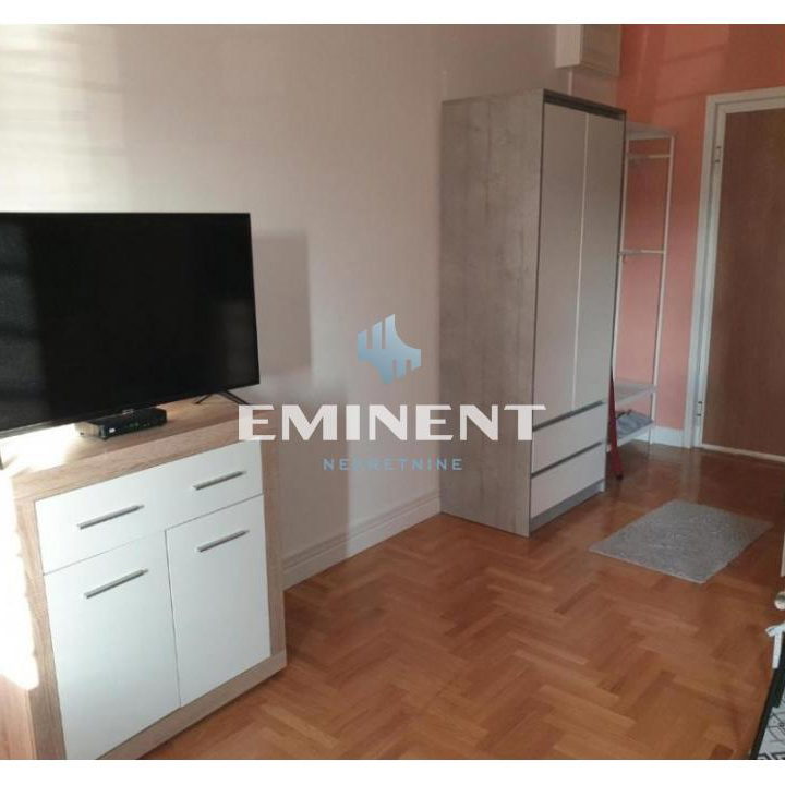 Stan Izdavanje Beograd Blok 72 34 m2