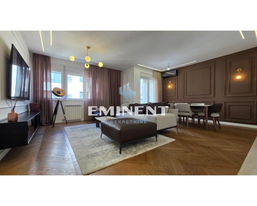 Trosoban stan na prodaju, Cvetkova Pijaca, Beograd, 116m², 464.000 €
