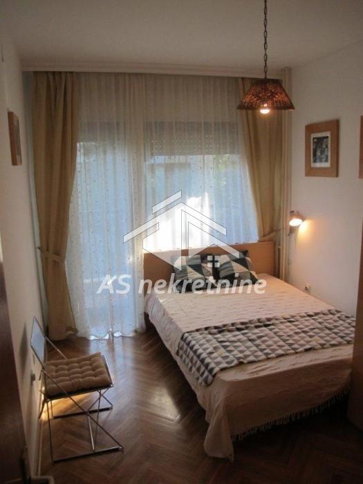 Stan Izdavanje Beograd Dedinje 90 m2