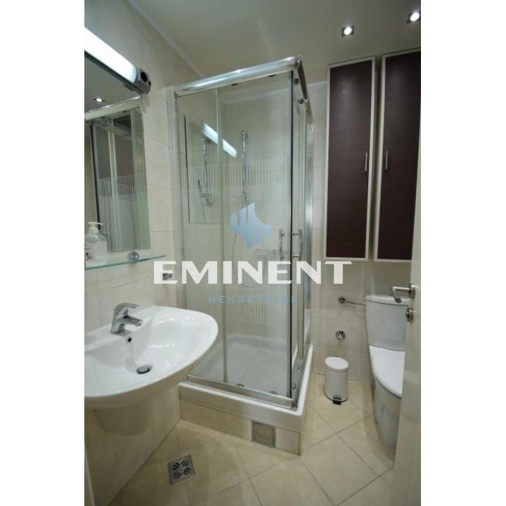 Trosoban stan za izdavanje, Blok 67 – Belville, Beograd, 100m², 1.300 €/mes