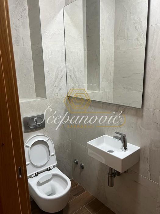 stanovi-prodaja-d4Q7SZEDbD Četvorosoban stan na prodaju, Adamovićevo Naselje, Novi Sad, 240m², 600.000 €