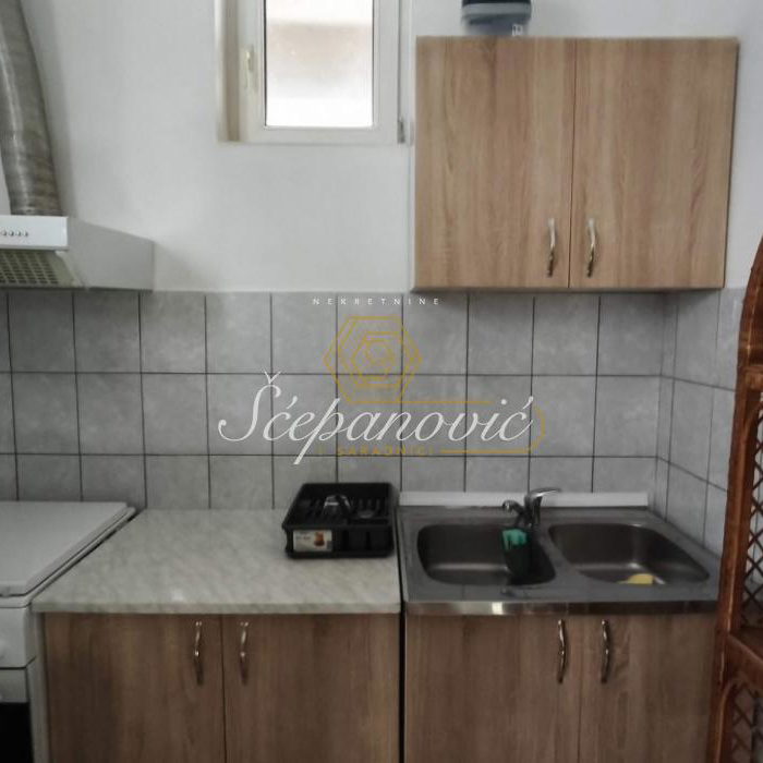 Stan Izdavanje Beograd Banjica 32 m2