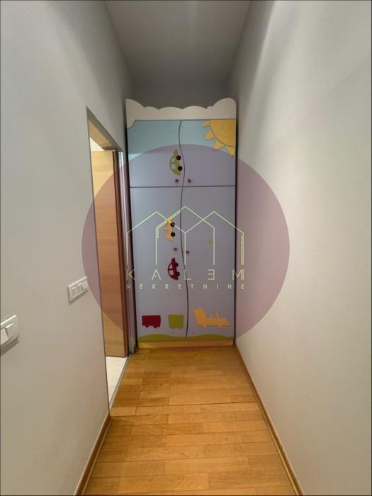 Trosoban stan za izdavanje, Vukov Spomenik, Beograd, 125m², 2.200 €/mes