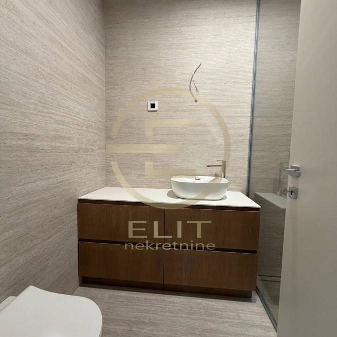 Četvorosoban stan na prodaju, Centar, Novi Sad, 120m², 588.000 €
