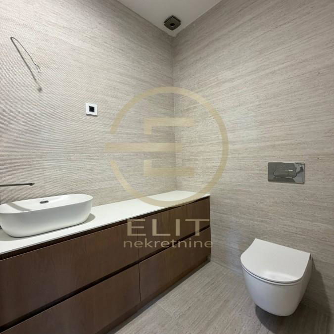 Četvorosoban stan na prodaju, Centar, Novi Sad, 120m², 588.000 €