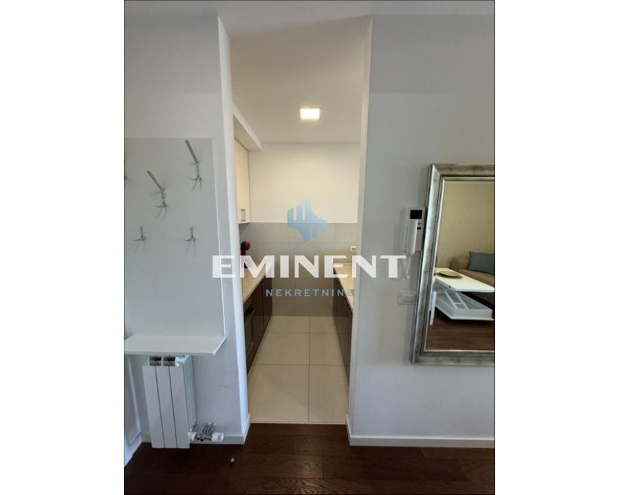 Jednosoban stan na prodaju, A Blok – Blok 67a, Beograd, 32m², 172.800 €