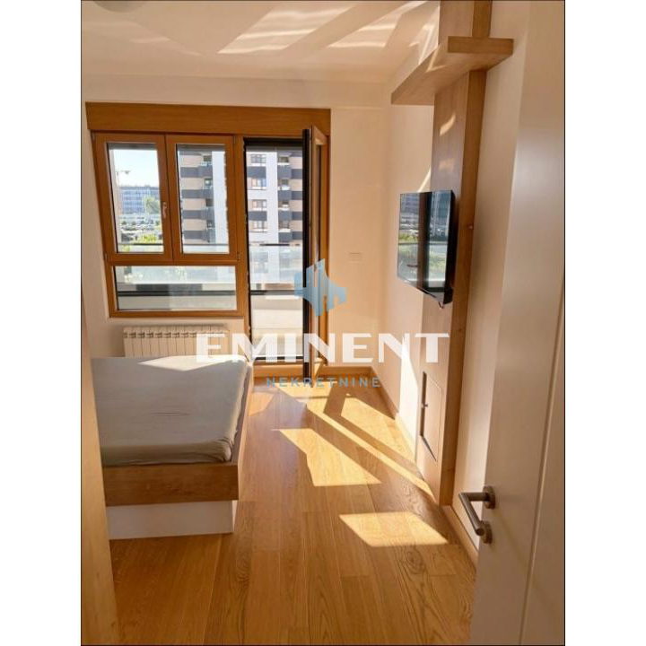 Stan Izdavanje Beograd Blok 65 56 m2