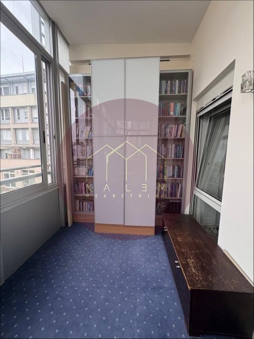 Trosoban stan za izdavanje, Vukov Spomenik, Beograd, 125m², 2.200 €/mes
