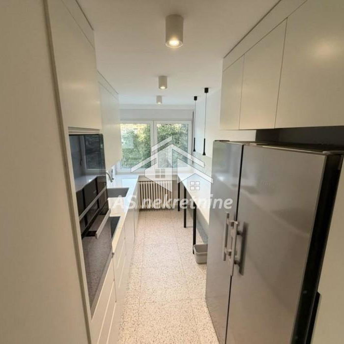 Stan Izdavanje Beograd Blok 33 - Geneks 76 m2