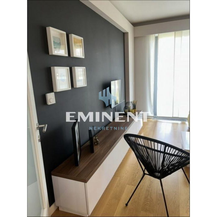 Stan Izdavanje Beograd Blok 65 53 m2