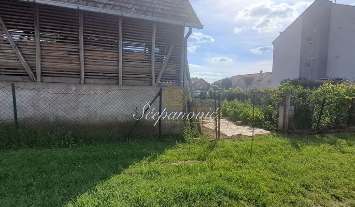 Plac Prodaja Novi Sad  548 m2