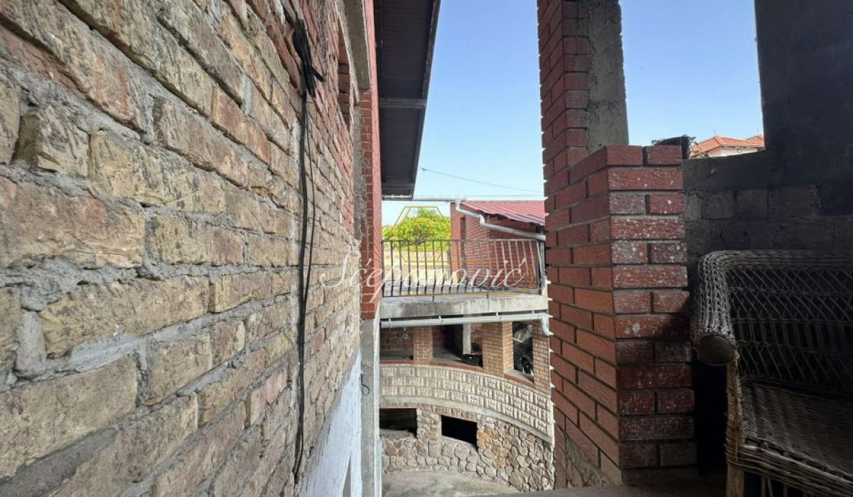 stanovi-prodaja-qxq4y5PPPO Kuća na prodaju, Klisa, Novi Sad, 100m², 300.000 €