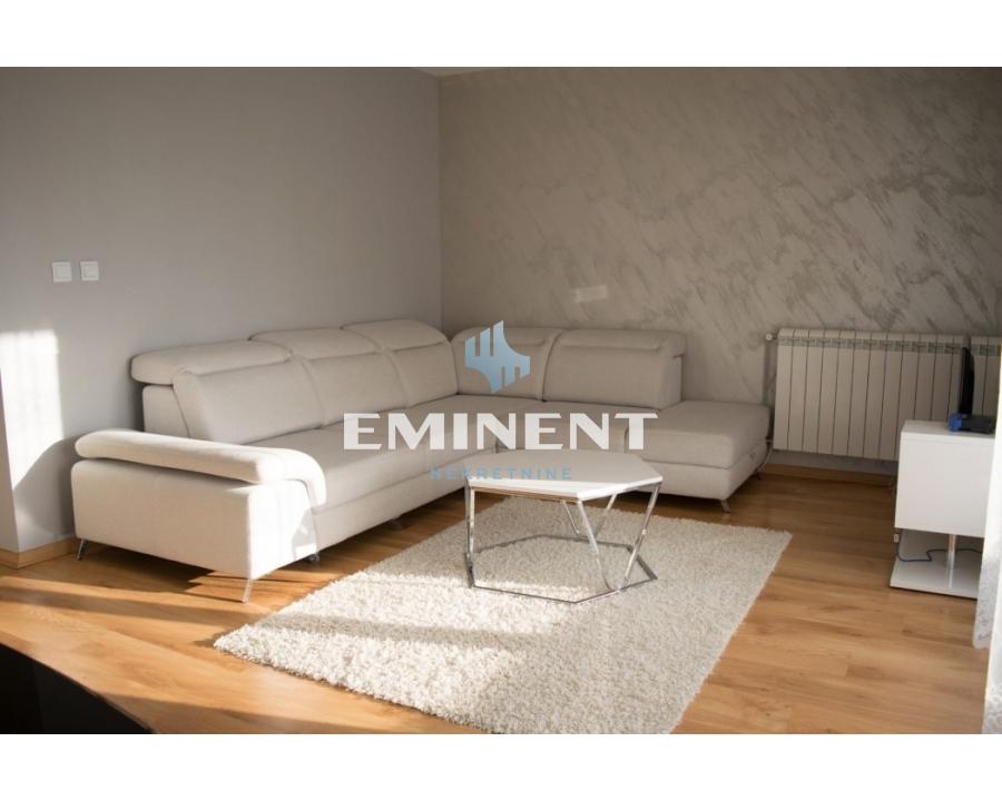Kuća na prodaju, Ledine, Beograd, 200m², 290.000 €