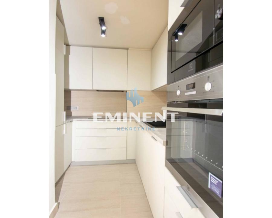 Stan Izdavanje Beograd Blok 65 56 m2