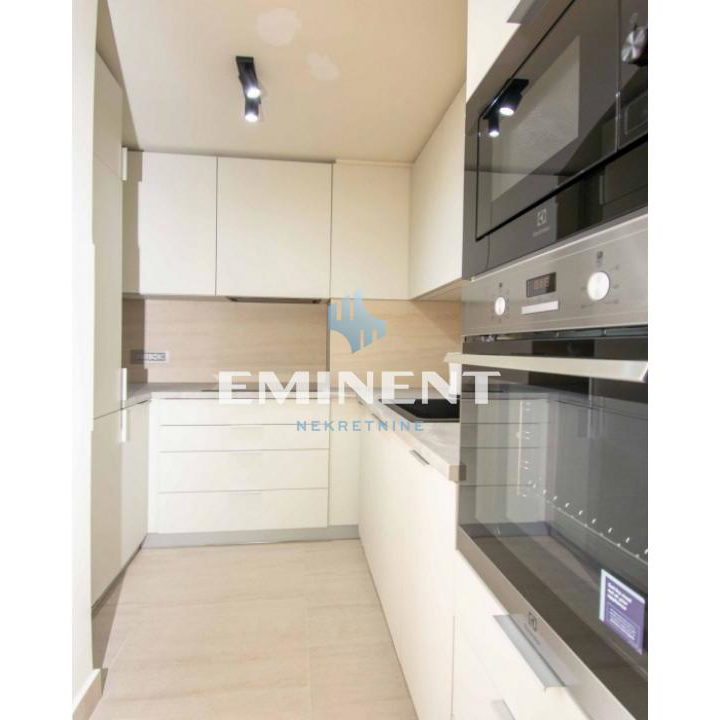 Stan Izdavanje Beograd Blok 65 56 m2