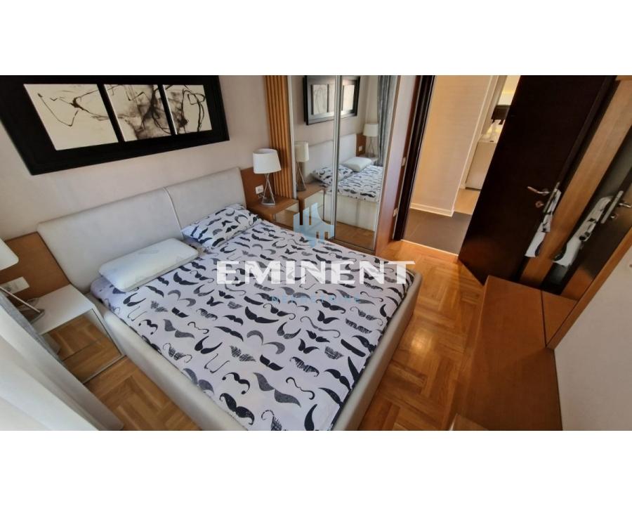 Kuća Prodaja Beograd  345 m2