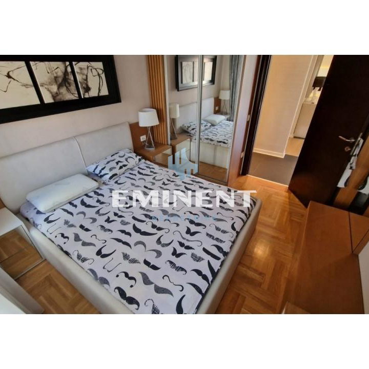 Kuća Prodaja Beograd  345 m2