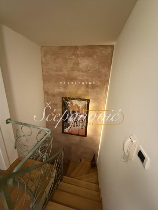 stanovi-prodaja-txeXZwsw0E Četvorosoban stan na prodaju, Rotkvarija, Novi Sad, 110m², 369.000 €