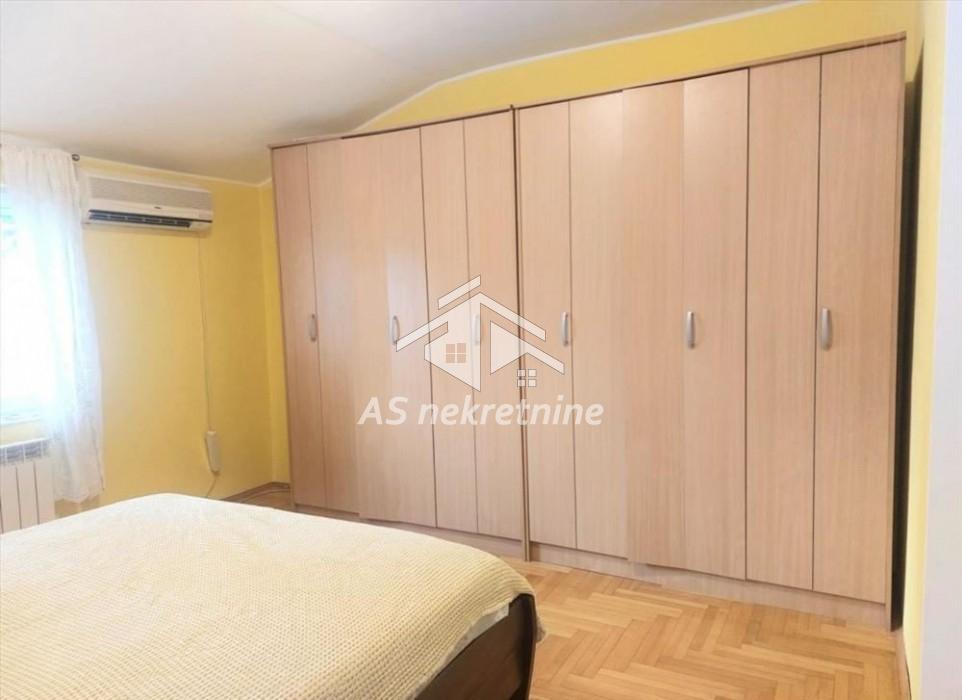 stanovi-prodaja-tzXKEJhK3h Četvorosoban stan na prodaju, Dedinje, Beograd, 140m², 520.000 €