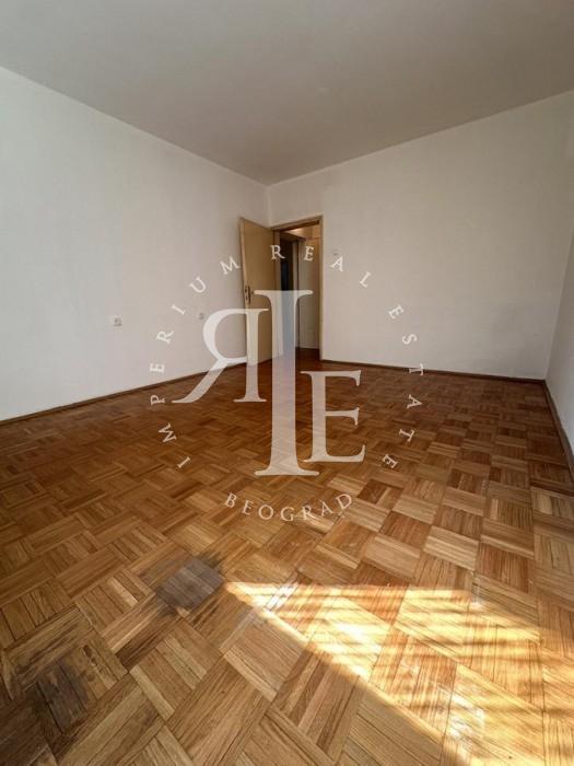 stanovi-prodaja-vODB4SeUk7 Petosoban stan na prodaju, Banovo Brdo, Beograd, 111m², 315.000 €