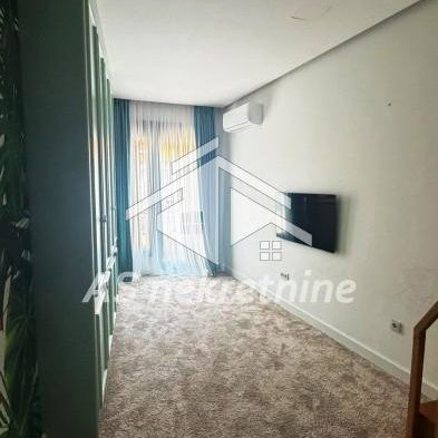 Četvorosoban stan za izdavanje, Hram Svetog Save, Beograd, 275m², 3.500 €/mes