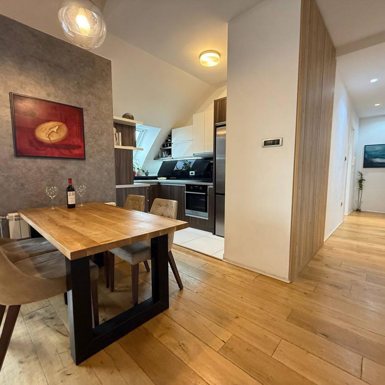 Trosoban stan na prodaju, Centar, Novi Sad, 117m², 375.000 €