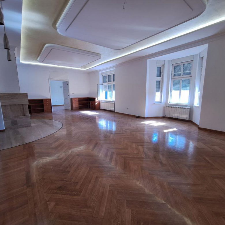 Stan Prodaja Novi Sad  213 m2