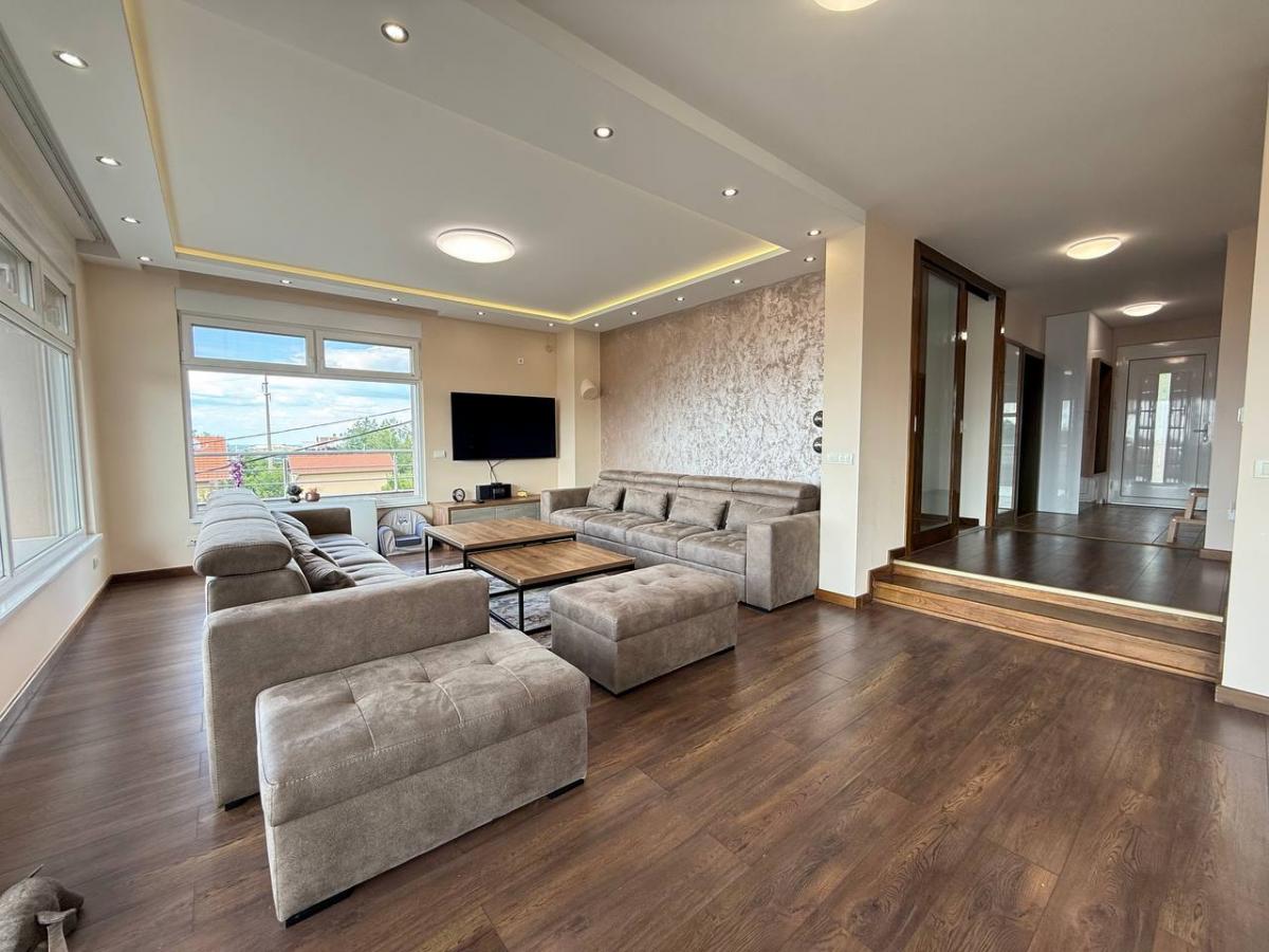 Kuća Prodaja Novi Sad Kuća Prodaja Novi Sad Popovica 443 m2