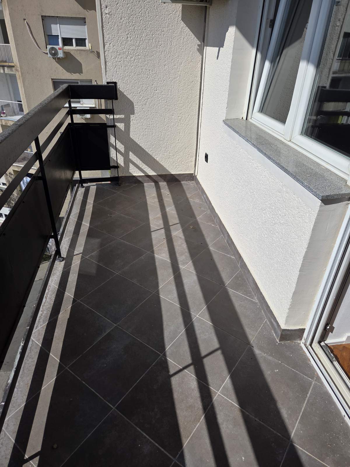 viber_slika_2026-09-13_20-01-45-537 Na prodaju odlican trosoban stan od 64 m² na Bulevaru oslobođenja —na jednoj od najtraženijih lokacija u gradu