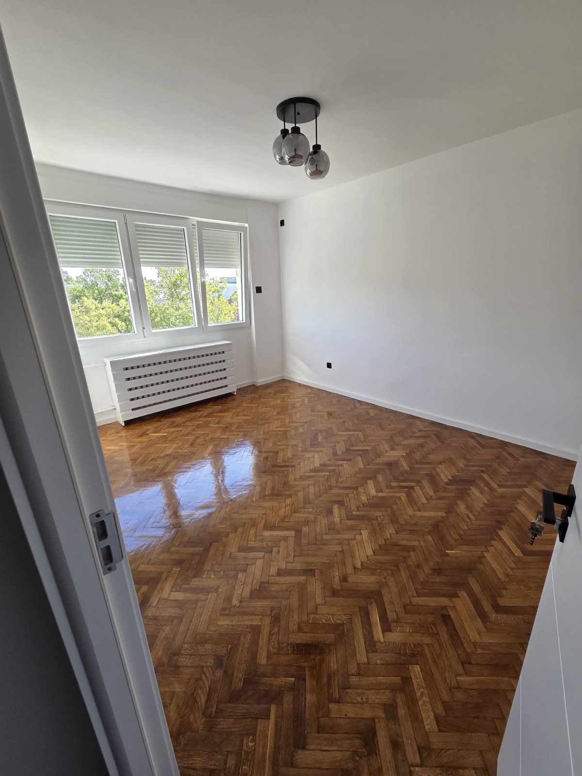 viber_slika_2026-09-13_20-03-27-626 Na prodaju odlican trosoban stan od 64 m² na Bulevaru oslobođenja —na jednoj od najtraženijih lokacija u gradu
