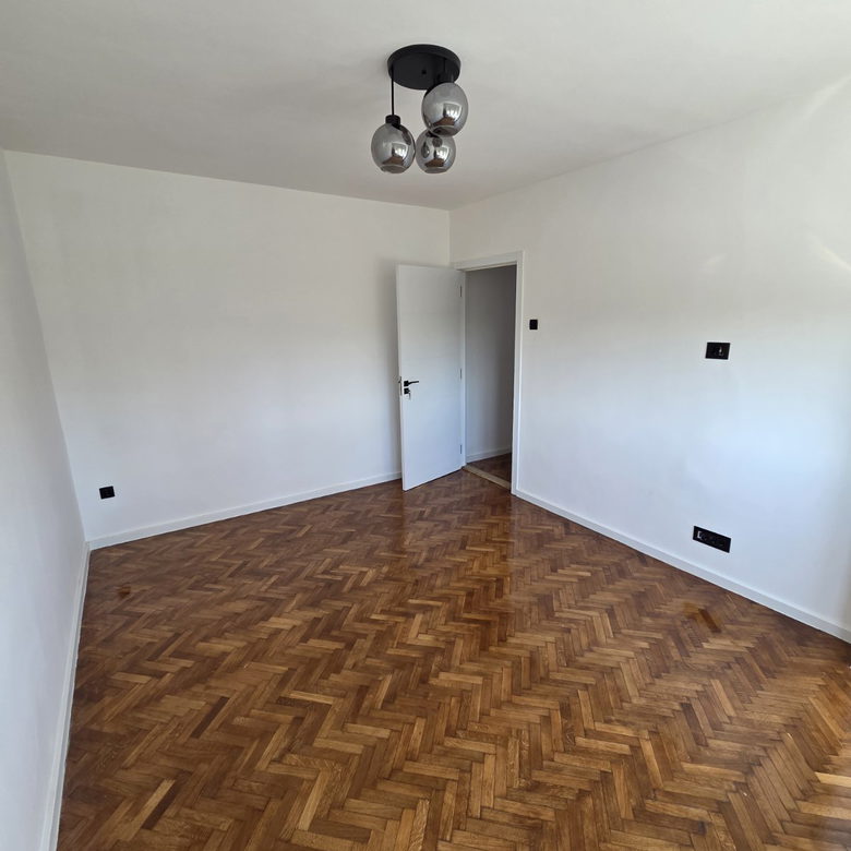 Na prodaju odlican trosoban stan od 64 m² na Bulevaru oslobođenja —na jednoj od najtraženijih lokacija u gradu