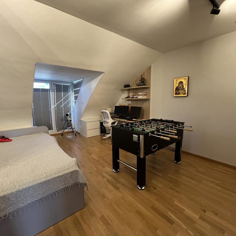 Četvorosoban stan na prodaju, Sajmište, Novi Sad, 111m², 277.500 €